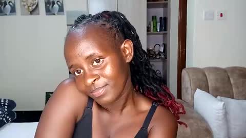 Snapshot of sexyreddebony chatting on January 17, 2025, 2:18 pm sexyreddebony online show from January 17, 2025, 2:18 pm