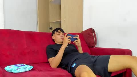 MATIAS-18   THIAHO -18  MAX-19  NICOKALY-19  CAIN-19   MOD ESTEBAN online show from May 26, 2026, 7:21 pm