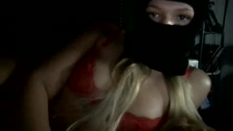 Snapshot of sexyserenaaaa chatting on December 3, 2025, 4:42 am serena online show from December 3, 2025, 4:42 am