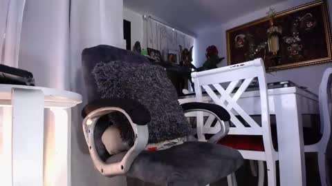    online show from January 21, 2025, 12:18 pm