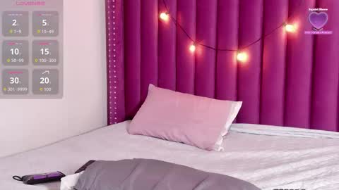 Kendall online show from December 14, 2025, 12:21 pm