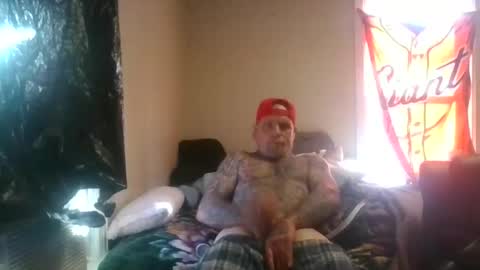 Snapshot of sexytattedcpl417 chatting on November 15, 2025, 2:24 pm sexttattedqueen417 online show from November 15, 2025, 2:24 pm