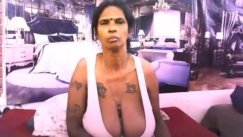 sexyva4u2luv online show from November 21, 2025, 6:39 pm