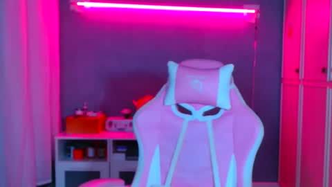 sexyvilleboy1 online show from September 22, 2025, 11:40 pm