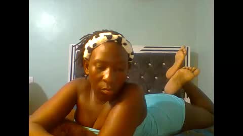 VIVIAN online show from February 1, 2025, 5:58 pm