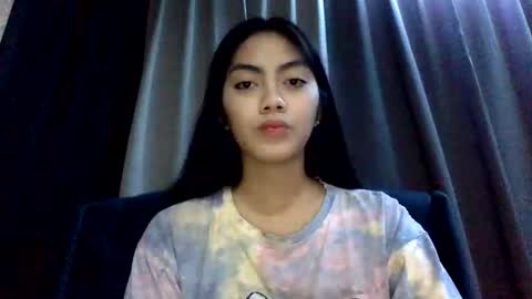 Xenaaa online show from November 3, 2025, 8:04 am