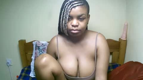 Snapshot of sexyyred_ chatting on February 8, 2026, 12:19 pm sexyyred_ online show from February 8, 2026, 12:19 pm