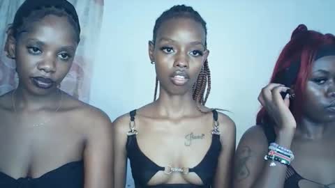 Snapshot of sexyzuriel chatting on February 26, 2026, 10:47 am sexyzuriel online show from February 26, 2026, 10:47 am