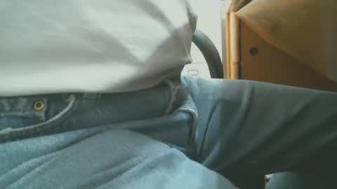 Snapshot of sflgentlman chatting on April 29, 2026, 8:15 pm Bruce online show from April 29, 2026, 8:15 pm
