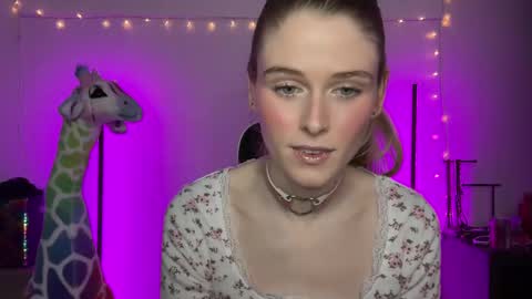 Snapshot of shadebabe chatting on February 4, 2025, 4:48 am shadebabe online show from February 4, 2025, 4:48 am