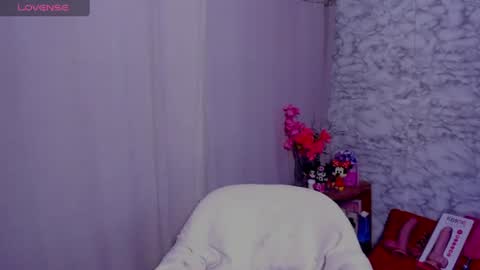 Snapshot of shaden_1 chatting on June 14, 2026, 1:58 am Liz online show from June 14, 2026, 1:58 am