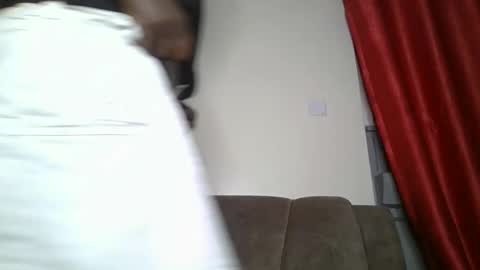 Snapshot of shadowsweet34 chatting on February 25, 2026, 12:15 pm val online show from February 25, 2026, 12:15 pm