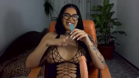 Snapshot of shadowsweety chatting on September 16, 2025, 7:04 pm Shadow online show from September 16, 2025, 7:04 pm