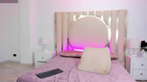 Snapshot of shainabonne chatting on February 13, 2025, 10:43 pm Shaina online show from February 13, 2025, 10:43 pm