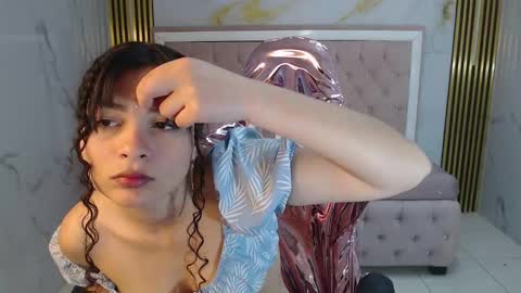 Shalon  online show from February 21, 2025, 1:22 pm