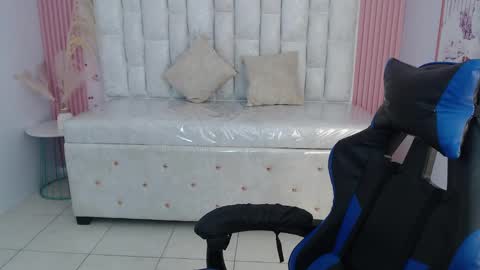 Shalon  online show from October 22, 2025, 2:17 pm