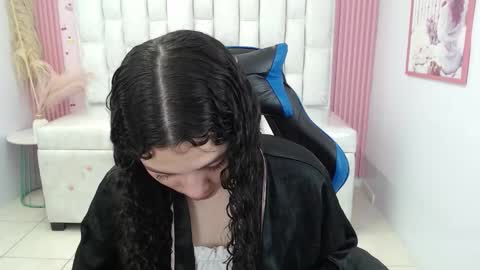 Shalon  online show from November 29, 2025, 1:14 pm