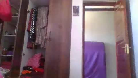 shana22222 online show from February 10, 2026, 10:52 am