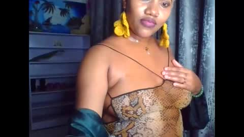 shana22222 online show from February 20, 2026, 11:05 pm