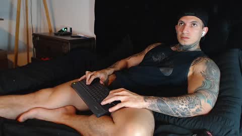 Snapshot of shane_clay chatting on December 3, 2024, 1:19 am Shane online show from December 3, 2024, 1:19 am