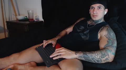 Snapshot of shane_clay chatting on December 4, 2024, 12:19 am Shane online show from December 4, 2024, 12:19 am