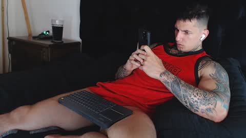 Snapshot of shane_clay chatting on December 5, 2024, 4:44 pm Shane online show from December 5, 2024, 4:44 pm