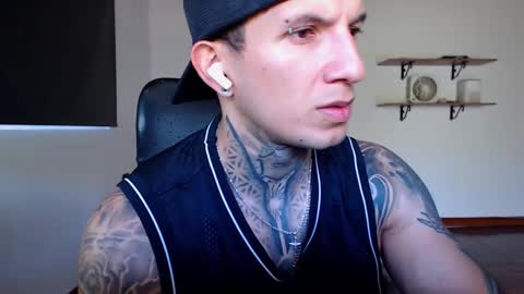 Snapshot of shane_clay chatting on January 15, 2025, 6:51 pm Shane online show from January 15, 2025, 6:51 pm