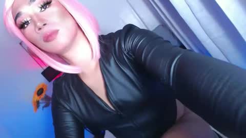 Snapshot of shane_hugexx chatting on April 15, 2026, 3:02 am MISS SHANE online show from April 15, 2026, 3:02 am