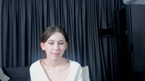 me name is Mia online show from December 21, 2025, 5:09 pm