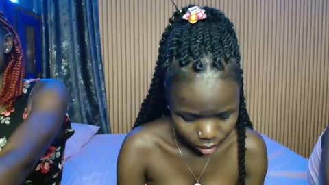 Shaniz online show from November 12, 2025, 5:57 pm