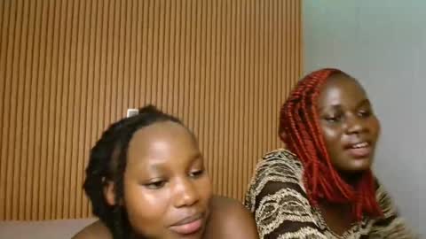 Shaniz online show from November 14, 2025, 6:17 pm