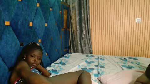 Shaniz online show from November 17, 2025, 3:12 am