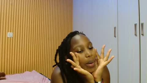 Shaniz online show from November 24, 2025, 4:45 am