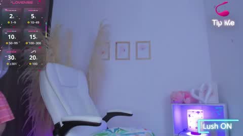   online show from October 5, 2025, 11:13 pm