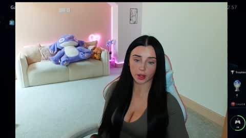 Shanmais online show from October 17, 2025, 11:57 am