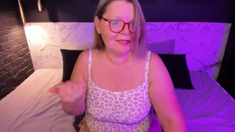 Shannon online show from October 31, 2025, 1:56 pm