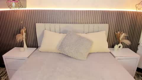 SHANON online show from September 24, 2025, 7:28 pm