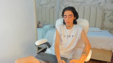 Shantal online show from October 24, 2025, 3:36 am