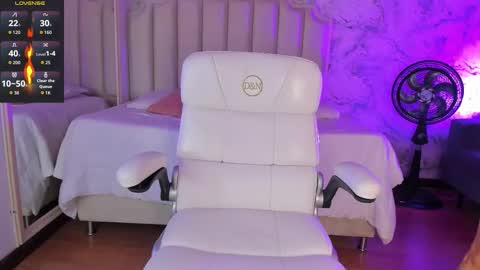 Shantal online show from November 14, 2025, 4:33 am