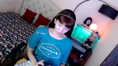 SHANTA FOX  s online show from October 23, 2025, 1:54 pm