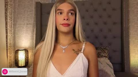 Shantal Jones online show from October 1, 2025, 9:54 pm