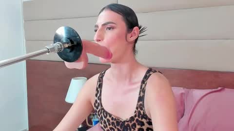  Shantall  online show from October 19, 2025, 3:29 am