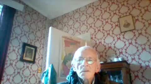 Snapshot of shapelyhelm1 chatting on November 24, 2025, 10:15 am shapelyhelm1 online show from November 24, 2025, 10:15 am