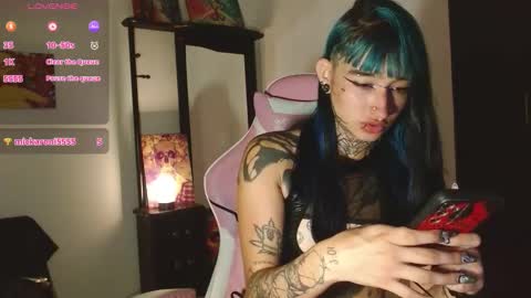 sharaross1 online show from September 9, 2025, 5:07 am