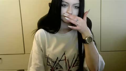 Angie online show from October 14, 2025, 2:29 pm