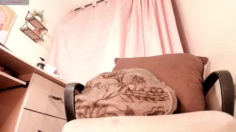 Snapshot of sharijones_1 chatting on October 28, 2025, 12:14 am shari jones online show from October 28, 2025, 12:14 am