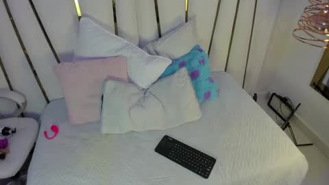 sharik_rose online show from September 11, 2025, 3:06 am