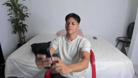 shark_boy21 online show from October 26, 2025, 10:04 pm