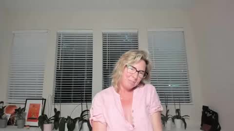 Sharkgirl online show from December 4, 2024, 11:24 pm