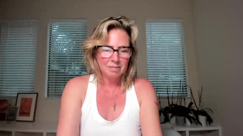 Sharkgirl online show from December 27, 2024, 11:31 pm